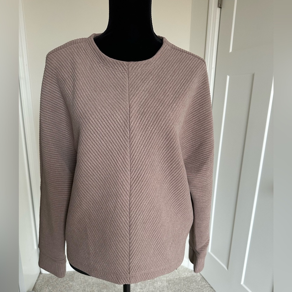 Womenโsโ A New Day Taupe Textured Pullover